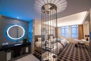 デラックス ツインルーム | 高級寝具、ミニバー、セーフティボックス (室内)、客室ごとに異なる装飾