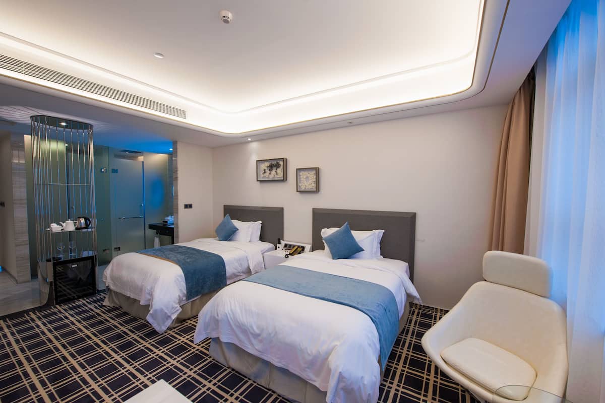 Premium bedding, minibar, in-room safe, desk