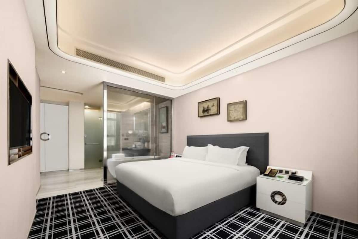 Premium bedding, minibar, in-room safe, individually decorated
