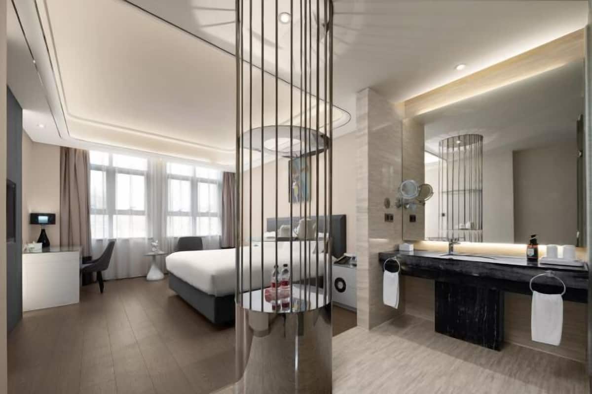 Premium bedding, minibar, in-room safe, individually decorated