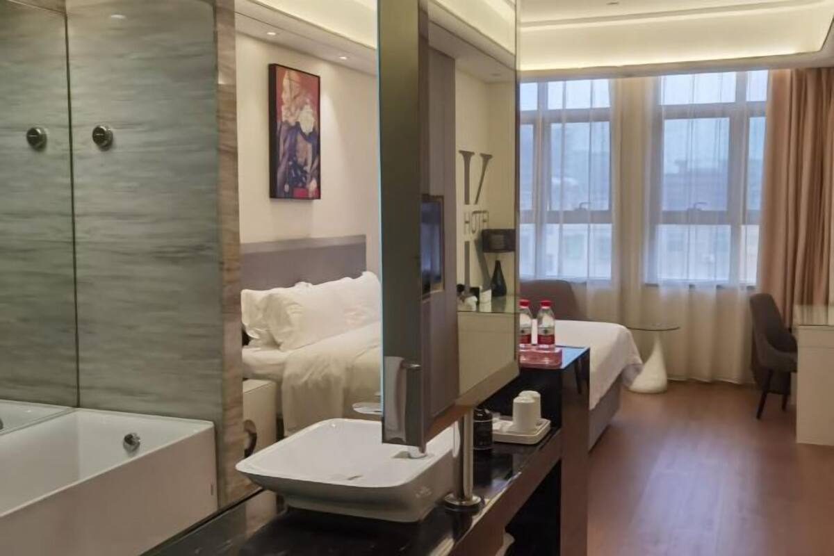 Premium bedding, minibar, in-room safe, individually decorated