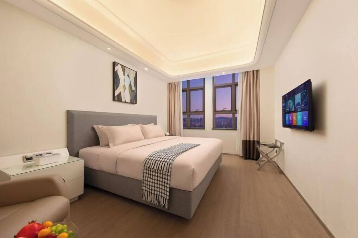 Premium bedding, minibar, in-room safe, individually decorated