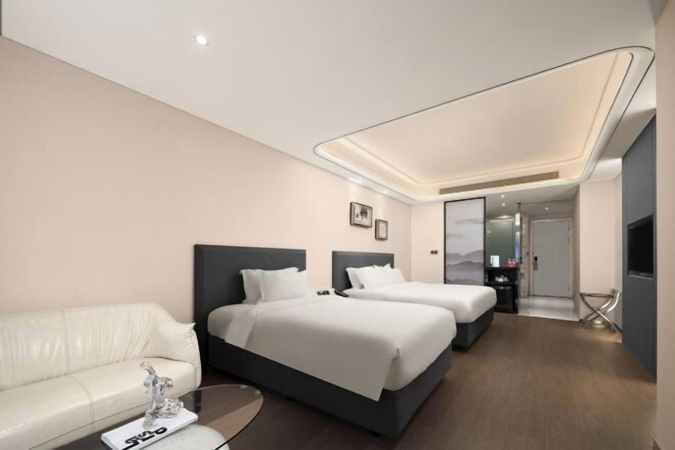 Ropa de cama de alta calidad, minibar, caja fuerte