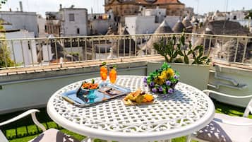 Traditional Suite, 1 Bedroom | Terrace/patio