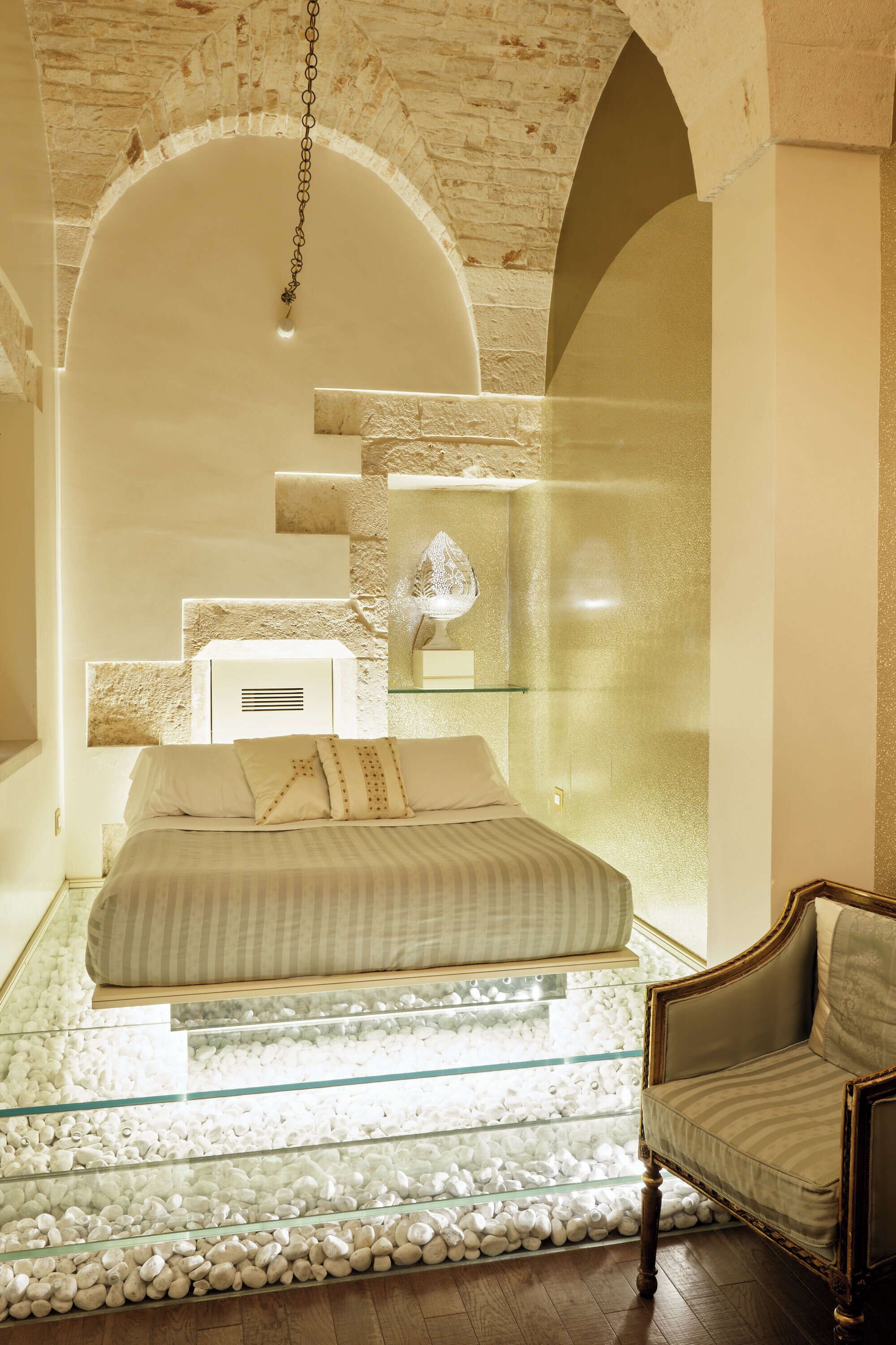 Design Studio Suite, 1 Double Bed | Frette Italian sheets, premium bedding, down duvets, memory-foam beds