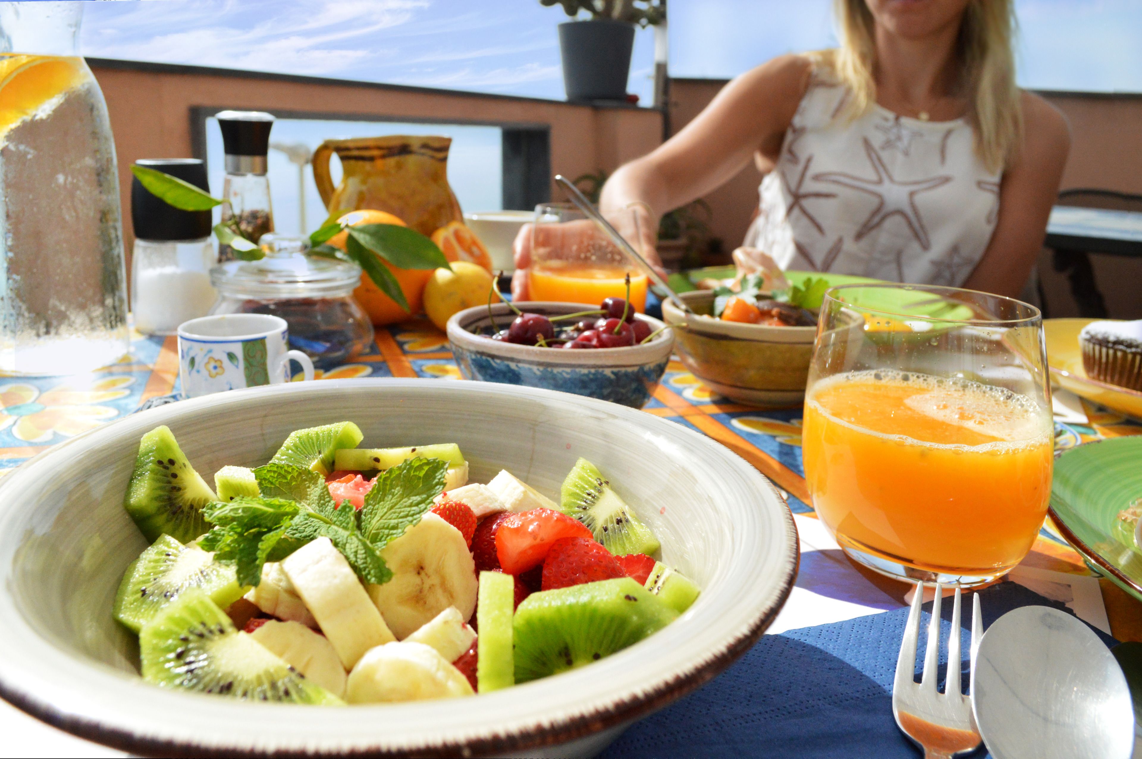 فطور أوروبي مجانًا يوميًا