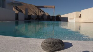 Property amenity - Daylight (Santorini)