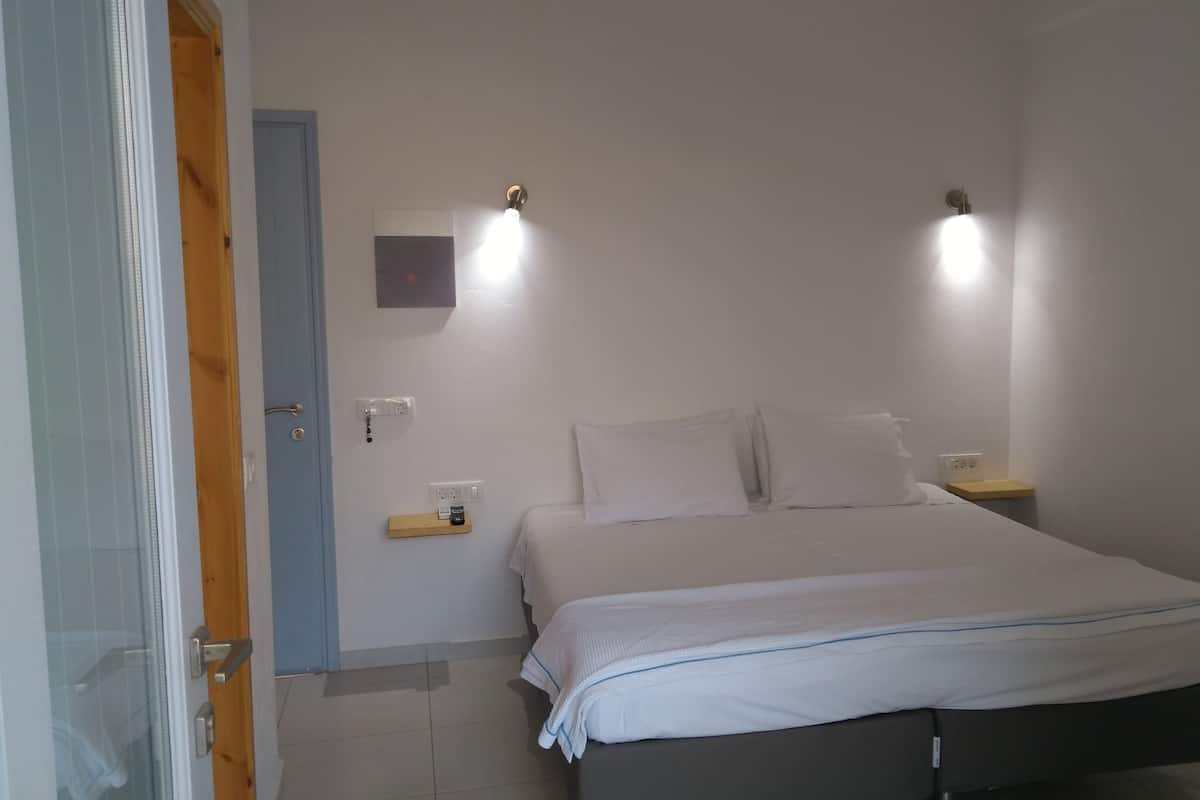 1 bedroom, in-room safe, desk, laptop workspace