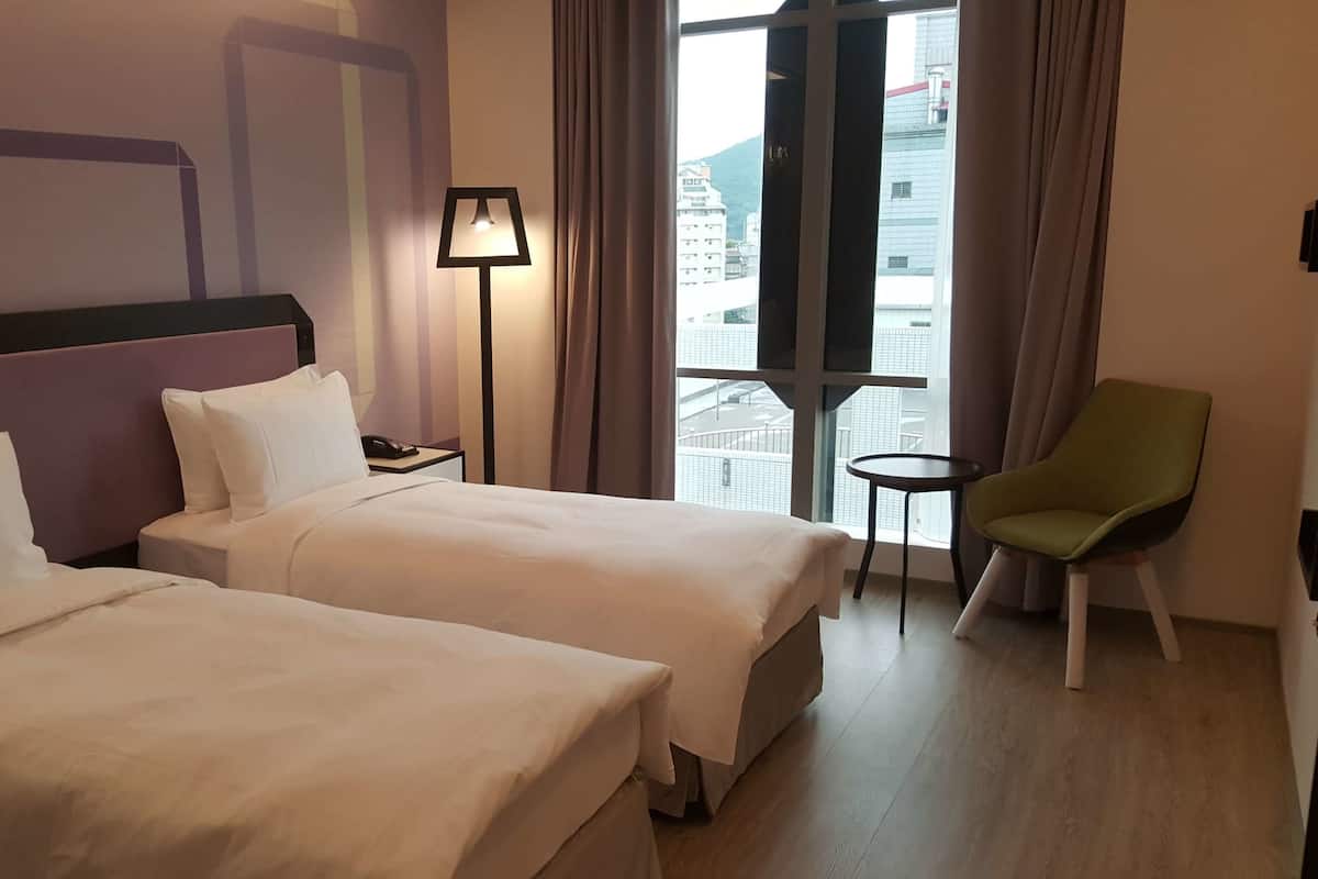 ห้องเบสิกทวิน | ผ้านวมขนเป็ด, มินิบาร์ฟรี, ตู้นิ รภัยในห้องพัก, ผ้าม่านกันแสง