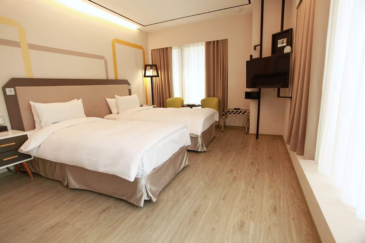 ห้องดีลักซ์ทวิน, เตียงเดี่ยว 2 เตียง | ผ้านวมขนเป็ด, มินิบาร์ฟรี, ตู้นิรภัยในห้องพัก, ผ้าม่านกันแสง