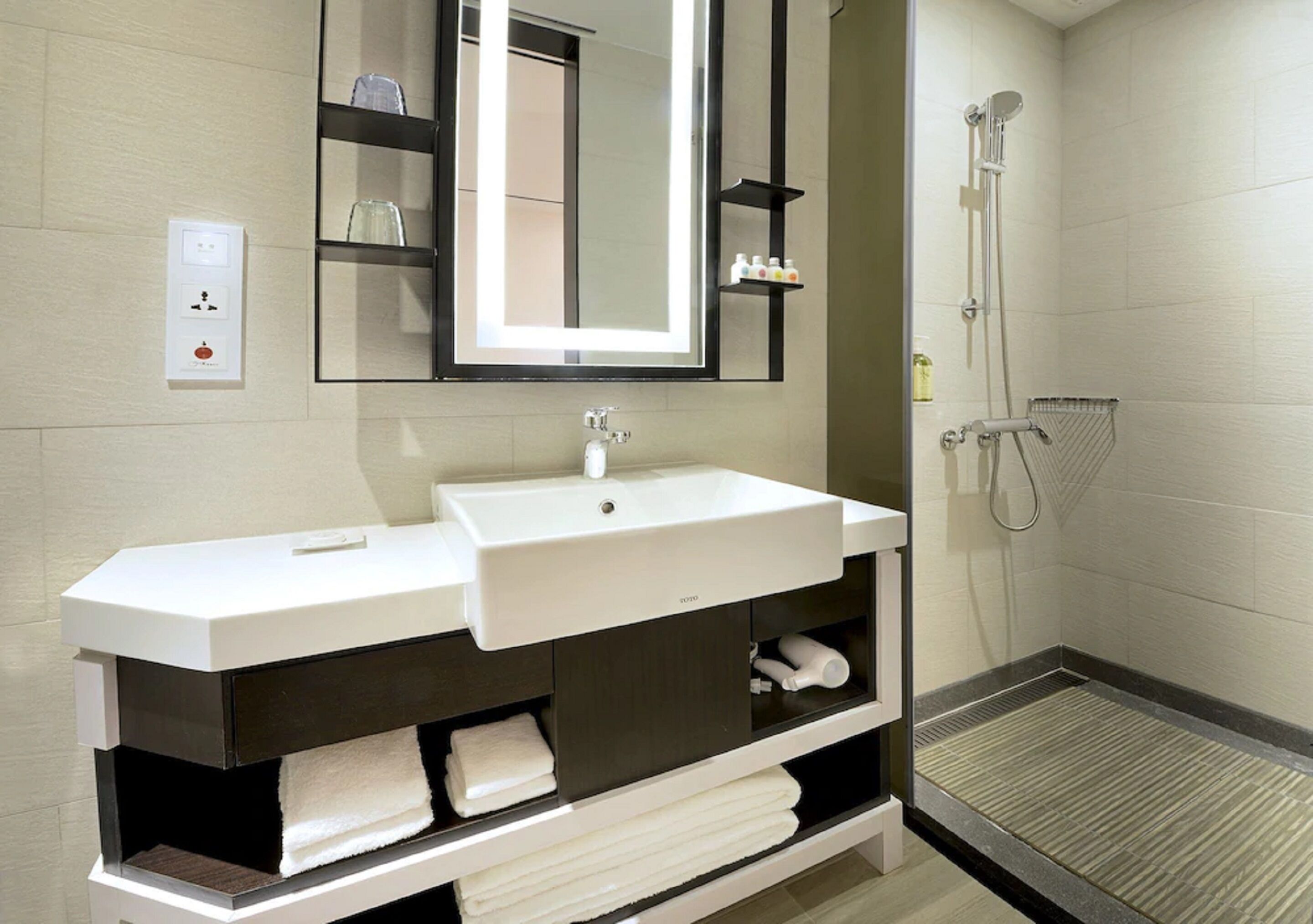 double room, balcony | bathroom | free toiletries, hair dryer, dressing gowns, slippers