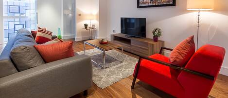 Cribs/infant beds, rollaway beds