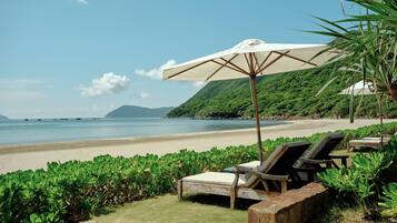 Beach nearby, sun loungers, beach umbrellas, beach towels