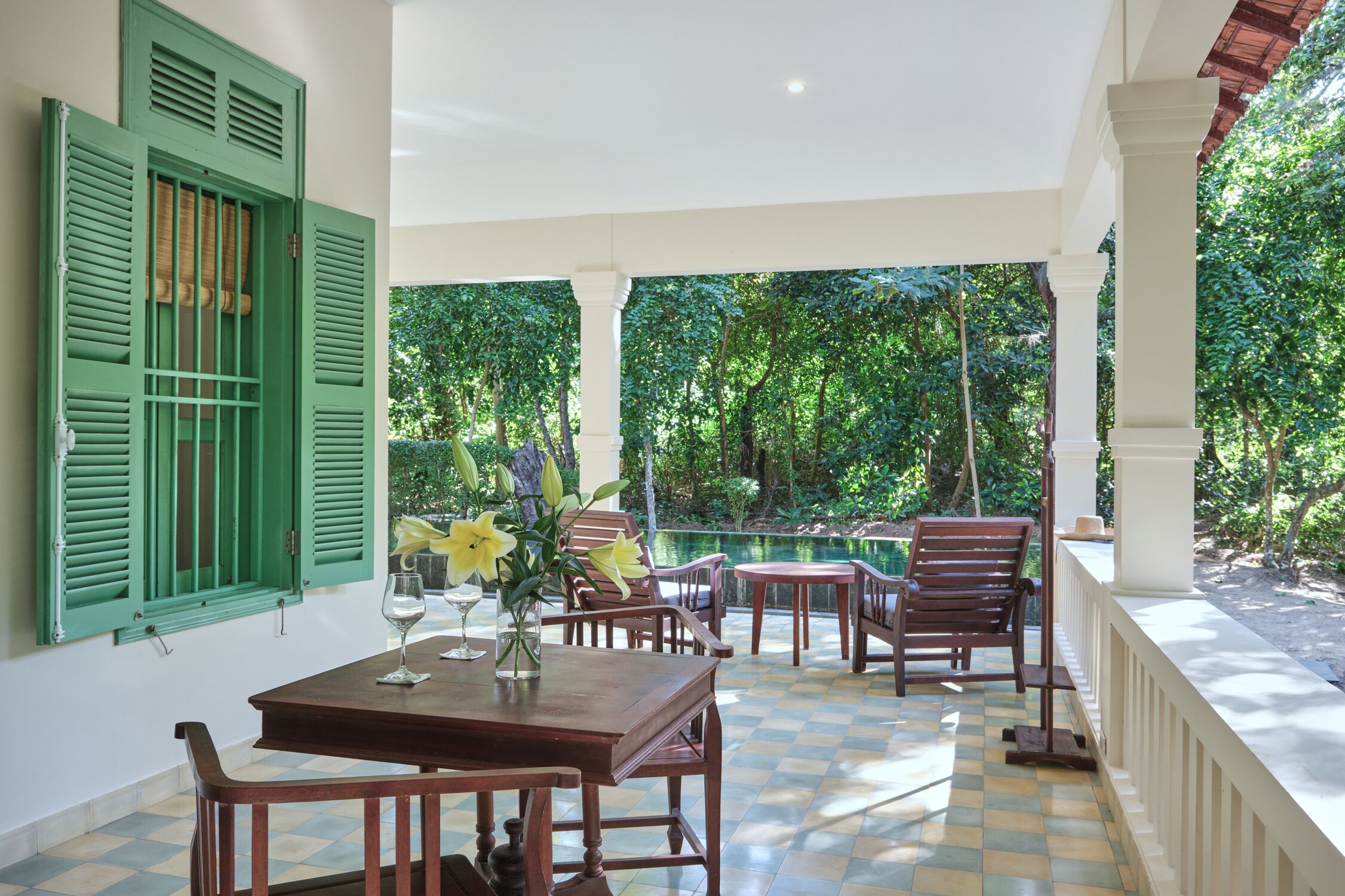 Indochina Pool Villa | Hiên