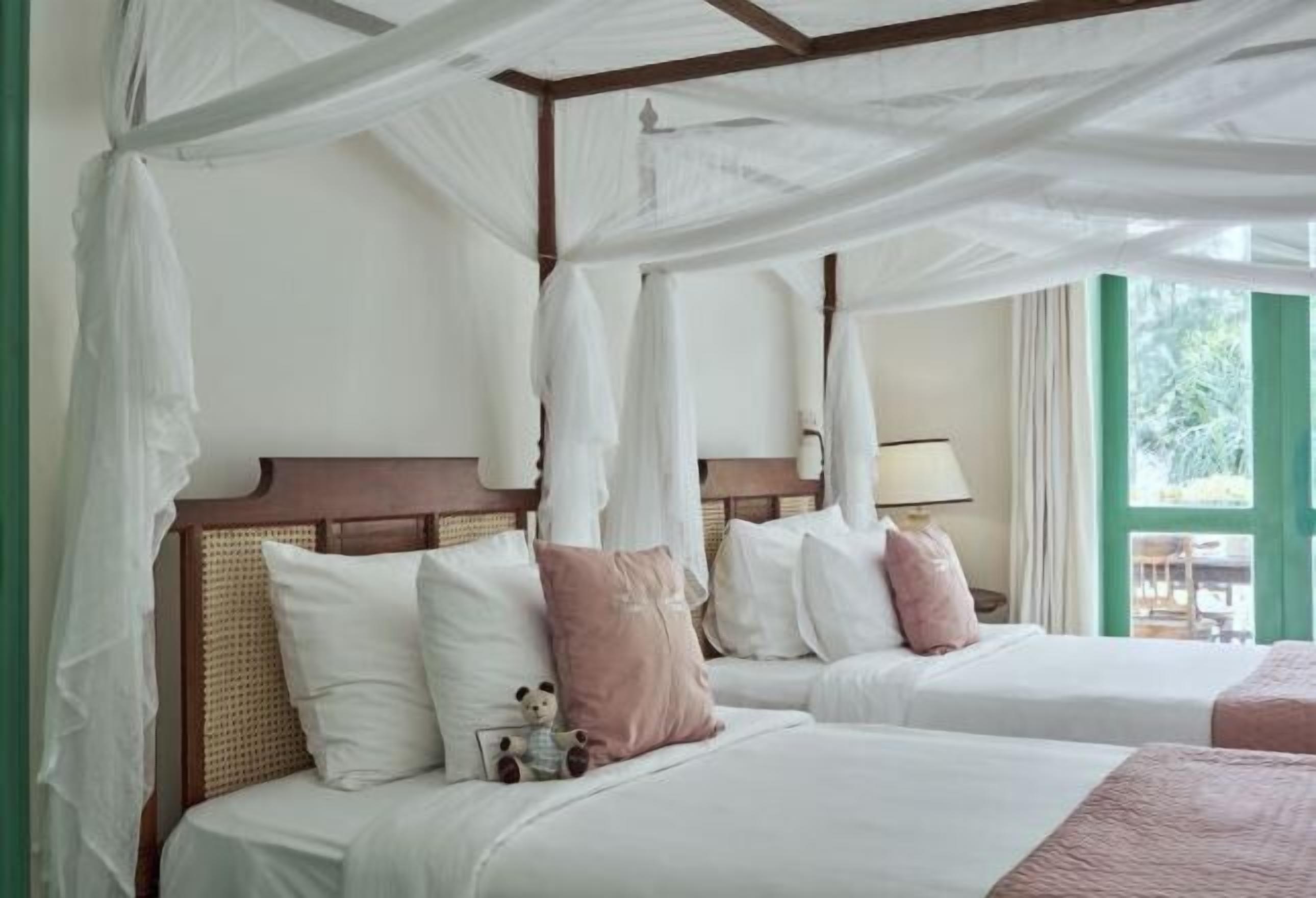 迷你吧、客房內保險箱、書桌、筆電工作空間