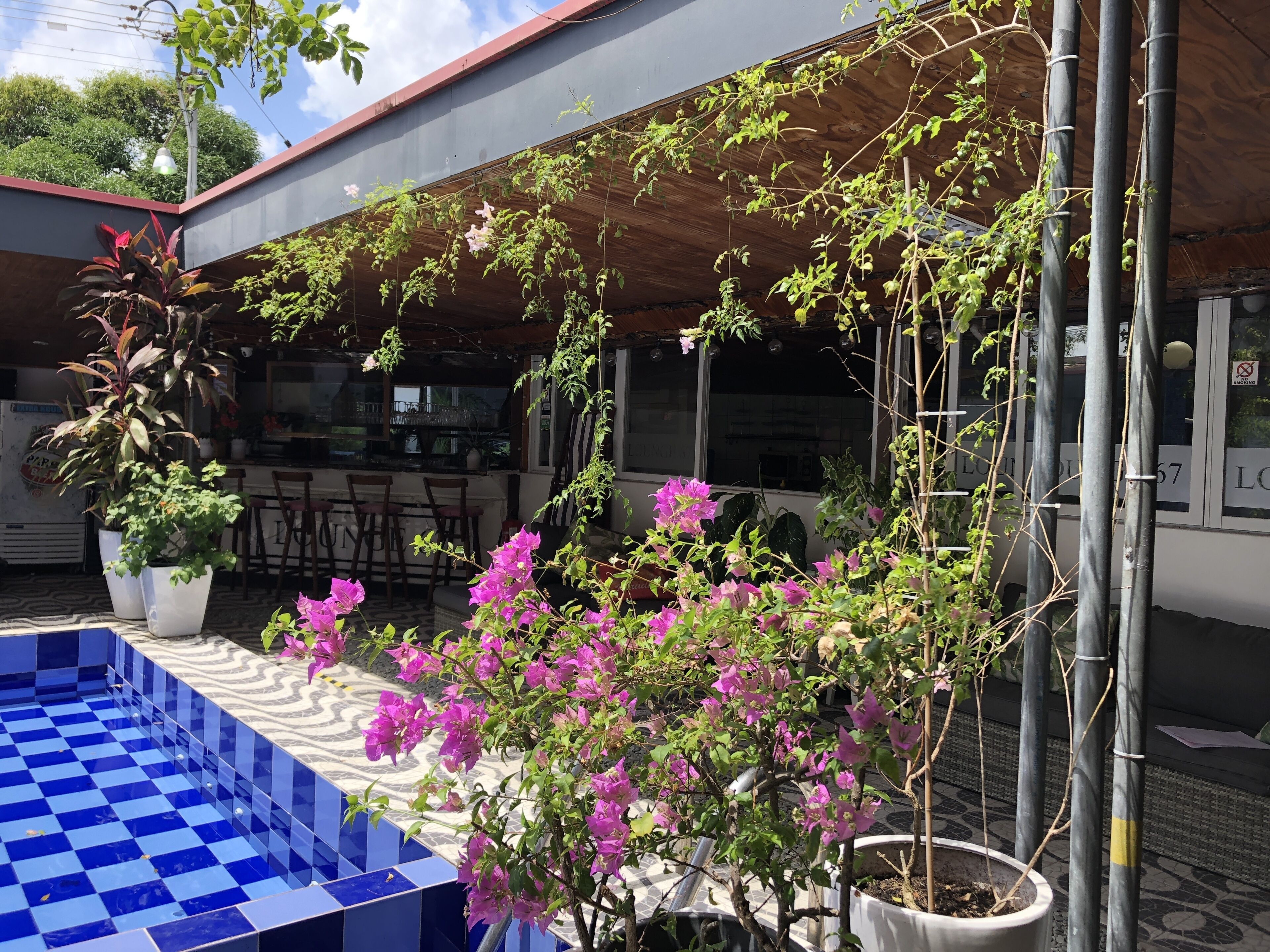 comfort room, pool view, poolside | room amenity