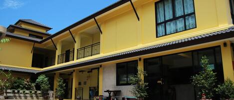 Fachada de la propiedad