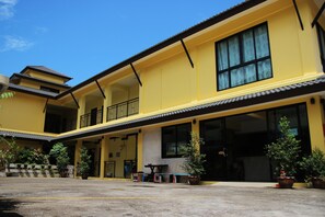 Front of property - Baan Pordeedin (Chiang Rai)