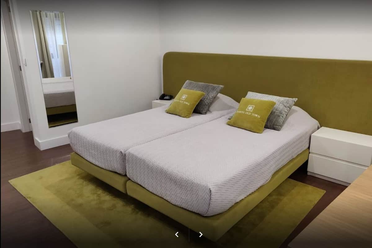 Superior Double or Twin Room, 2 Single Beds, Ensuite, City View | Egyptian cotton sheets, blackout curtains, cots/infant beds, free WiFi