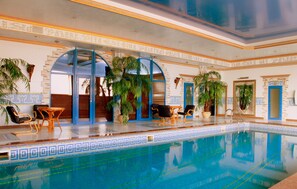 Una piscina techada