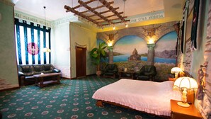 Room, Sauna | Minibar, in-room safe, iron/ironing board (on request), cribs (free) - Hotel Kamelot (Kyiv)