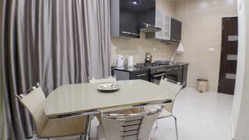 Comfort Apartment, 3 Bedrooms | 3 bedrooms, premium bedding, desk, blackout drapes