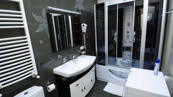 Comfort Apartment, 2 Bedrooms, Smoking, City View | Bathroom | Shower, free toiletries, hair dryer, slippers