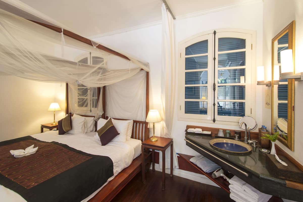 superior room | premium bedding, free minibar, in-room safe, desk