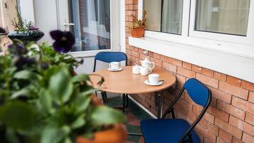 Comfort Apartment, 3 Bedrooms, Smoking, City View | Balcony