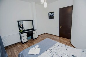 Comfort Apartment, 3 Bedrooms, Smoking, City View | 3 bedrooms, desk, blackout curtains, iron/ironing board - Tbilisi Core: Gemini (Tbilisi)