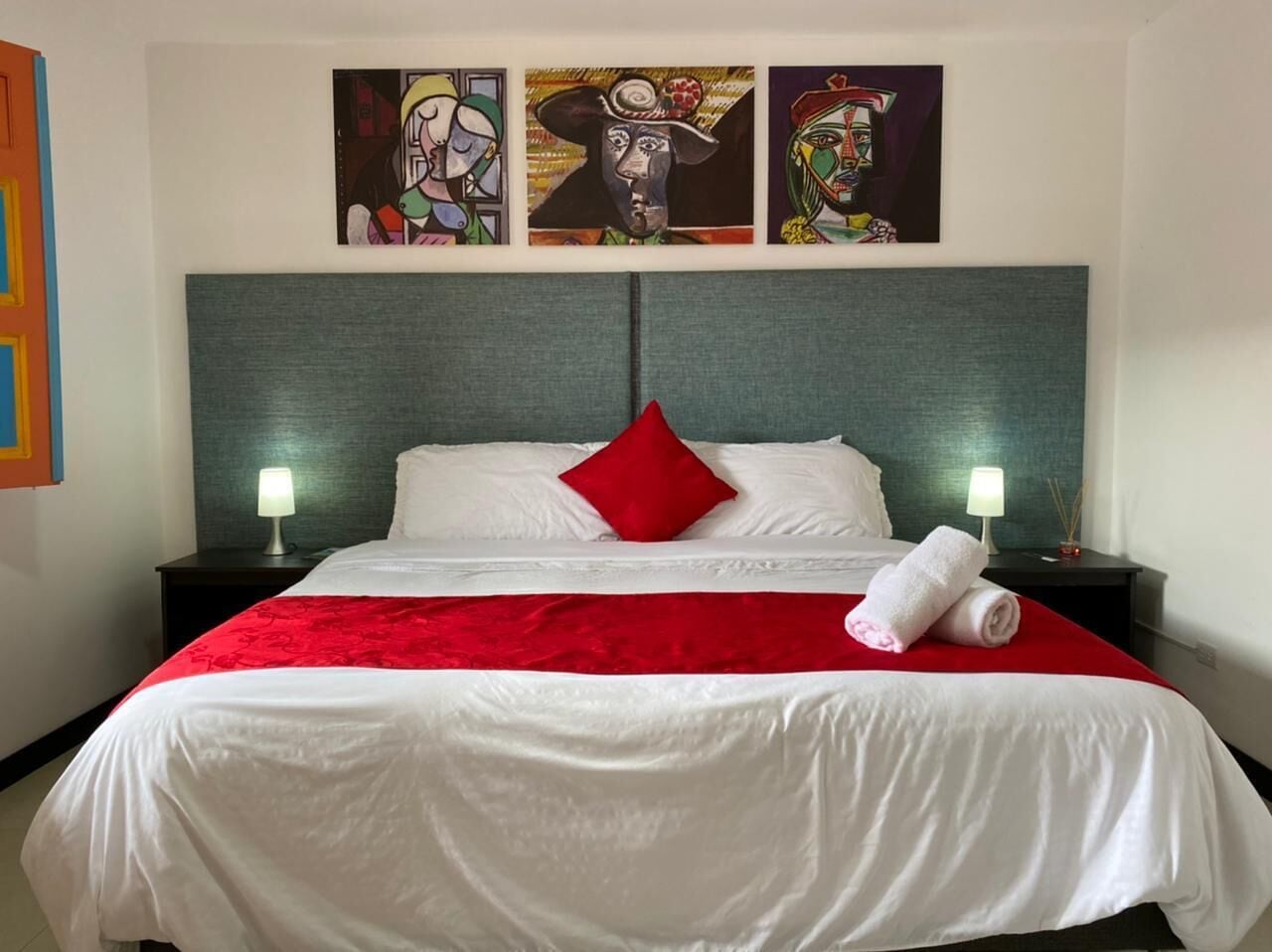 junior room, 1 king bed | premium bedding, in-room safe, free wifi, bed sheets