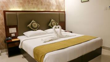 1 bedroom, premium bedding, minibar, in-room safe