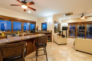 Living area | Flat-screen TV - Casa Soleil (Cabo San Lucas)