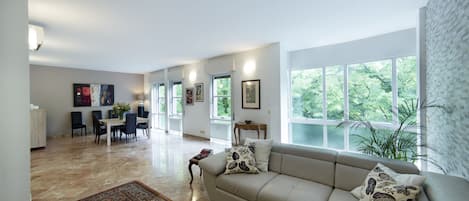 Superior Apartment, 3 Bedrooms | Living room