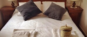 Desk, rollaway beds, free WiFi, bed sheets - Casa Rural Areano (Eskoriatza)