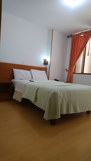 Desk, rollaway beds, free WiFi