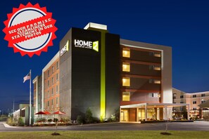 Exterior - Home2 Suites by Hilton Charlotte Airport (Charlotte)