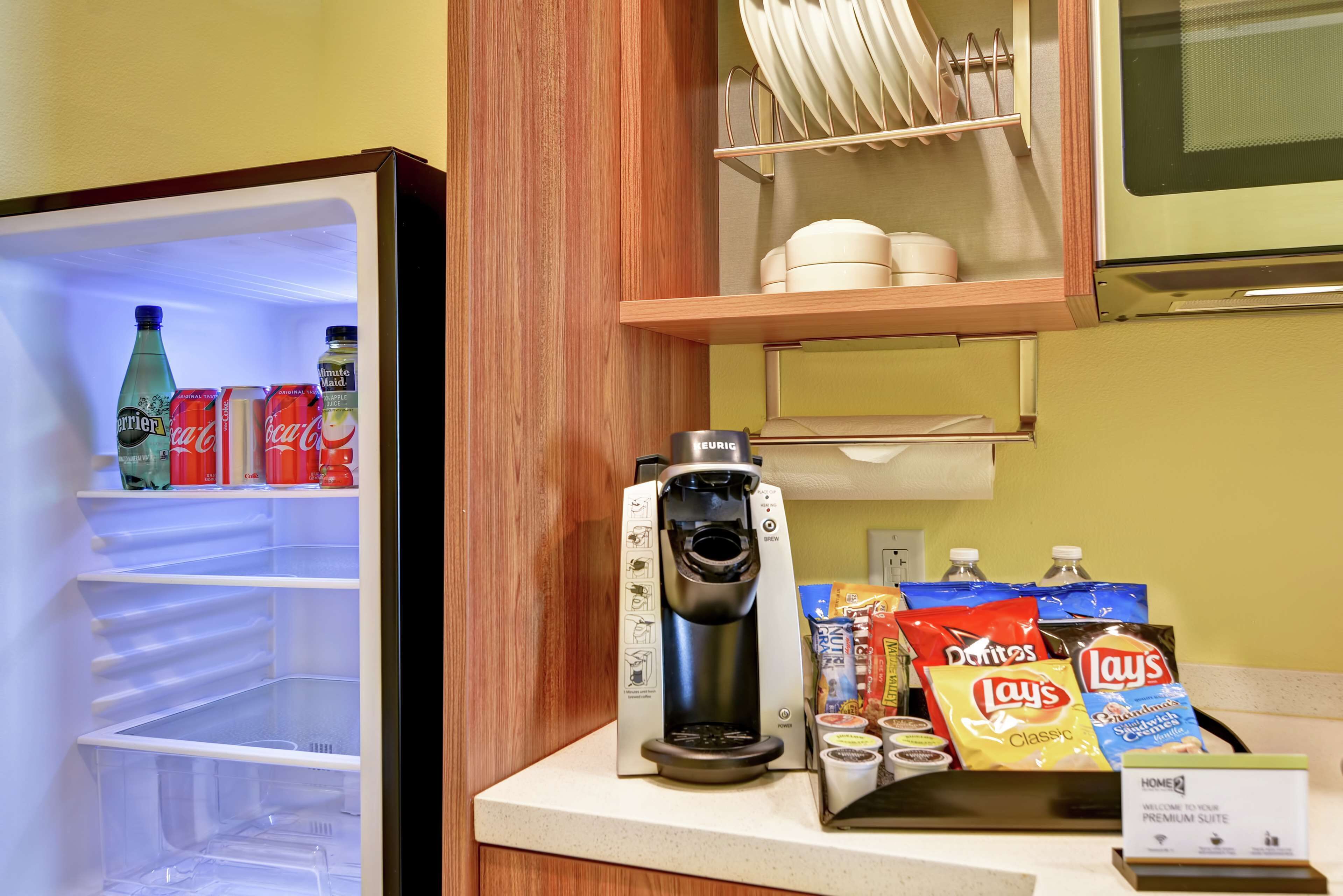 in-room safe, desk, laptop workspace, blackout curtains