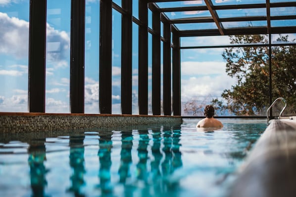2 indoor pools