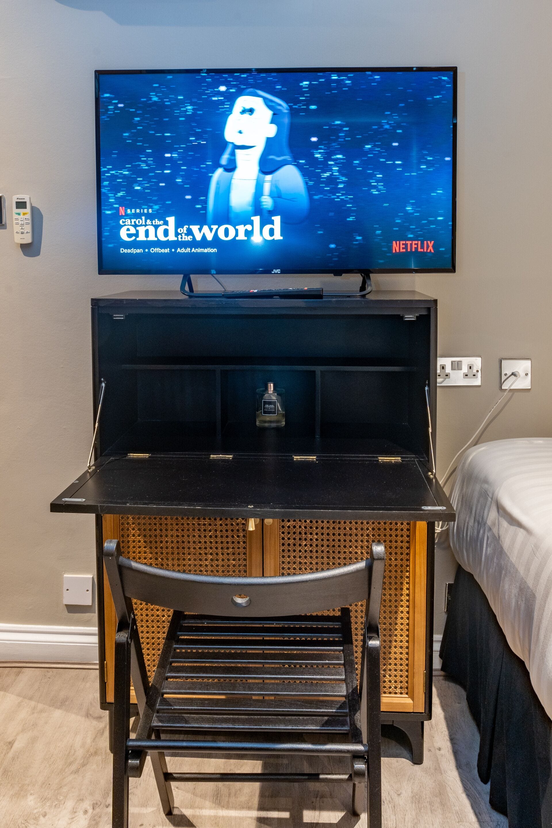 triple room, ensuite | 1 bedroom, premium bedding, in-room safe, laptop workspace