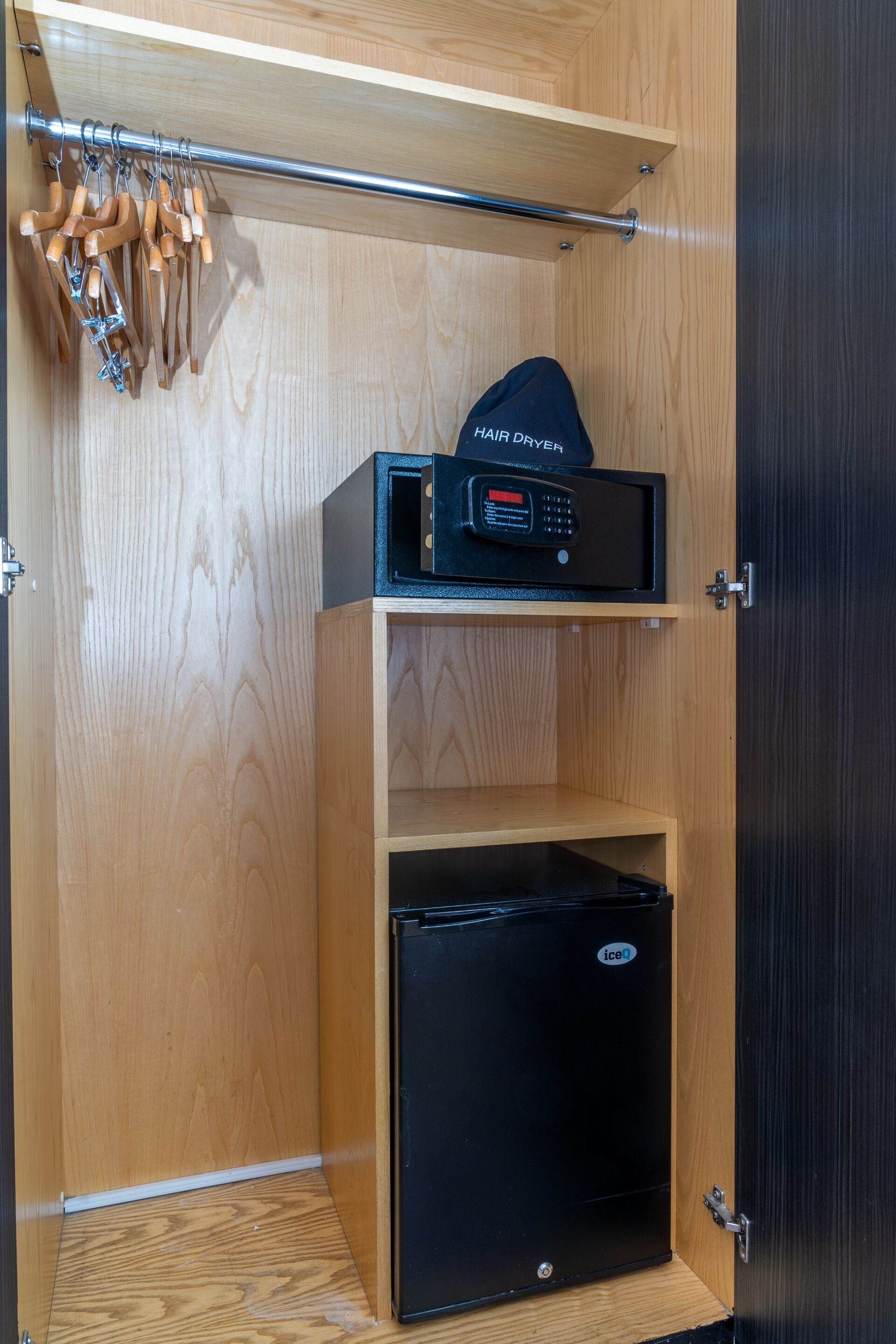 1 bedroom, premium bedding, in-room safe, laptop workspace