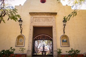 Voorkant van accommodatie