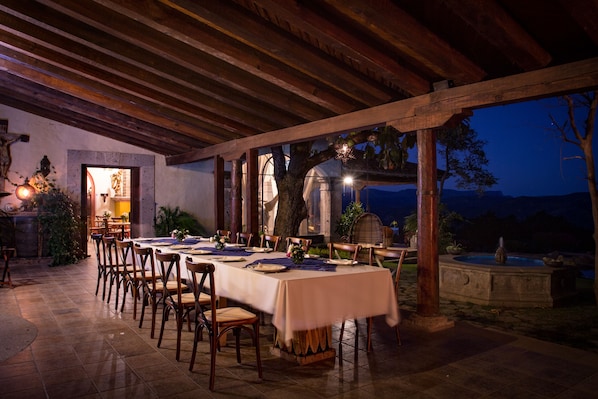Breakfast, lunch, dinner served; international cuisine, pool views