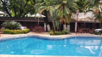 Udendørs pool, liggestole