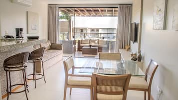Standard Apartment, 1 Bedroom | 1 bedroom, in-room safe, desk, laptop workspace