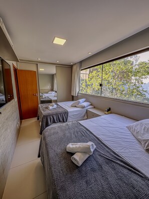 Deluxe Apartment | 1 bedroom, in-room safe, desk, laptop workspace