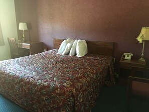 Iron/ironing board, rollaway beds, free WiFi, bed sheets - CCI Express Inn (Central City)