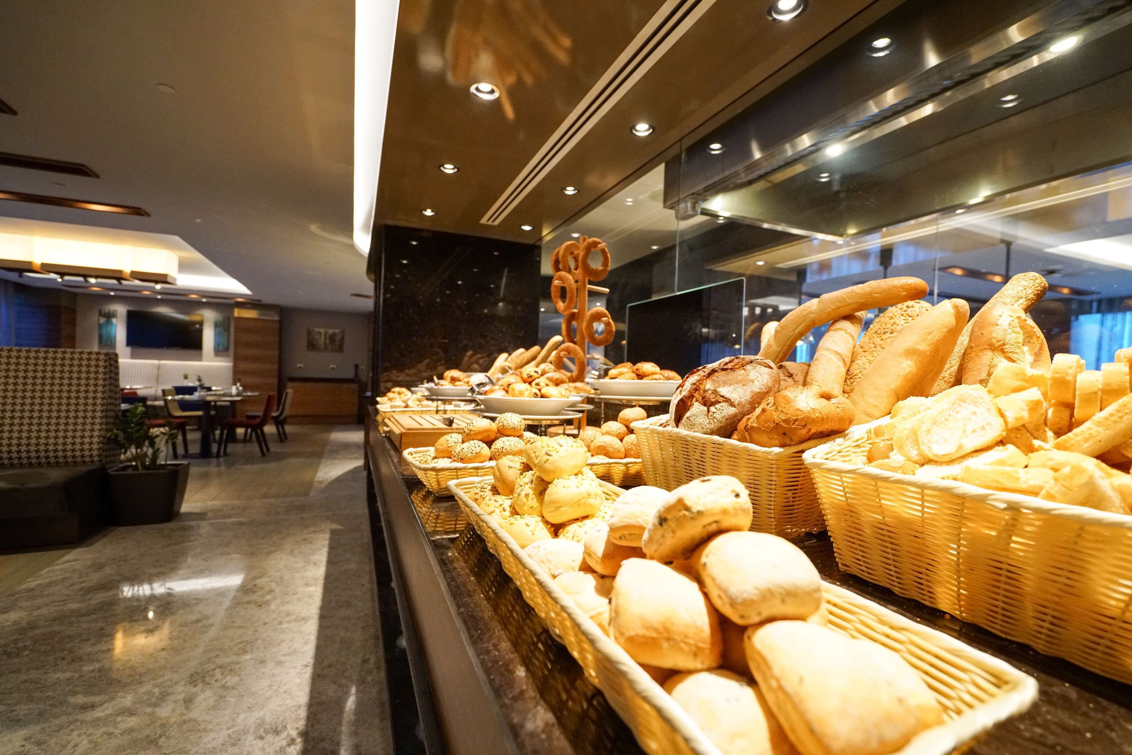 Daily cooked-to-order breakfast (EUR 15 per person)