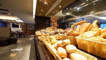 Desayuno a la carta (EUR 15 por persona)