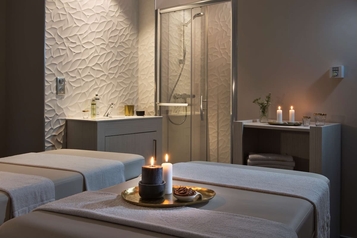 hot tub, turkish bath/hammam, body treatments, hydrotherapy